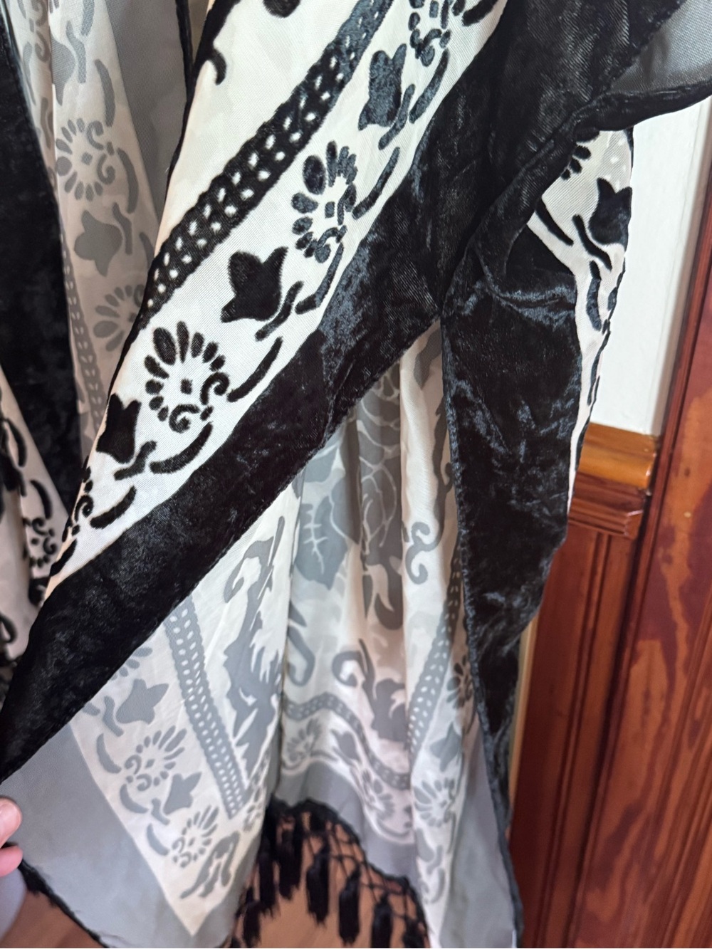 Velvet Detail Floral Fringe Kimono - Picture 3 of 7